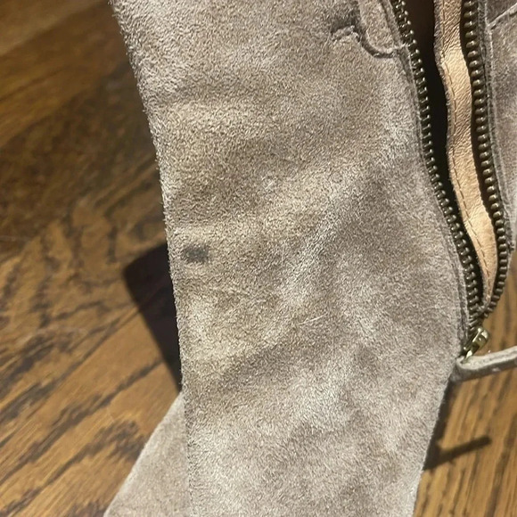 Free People tan suede boots. Size 40. Preloved, great condition. - Picture 10 of 10